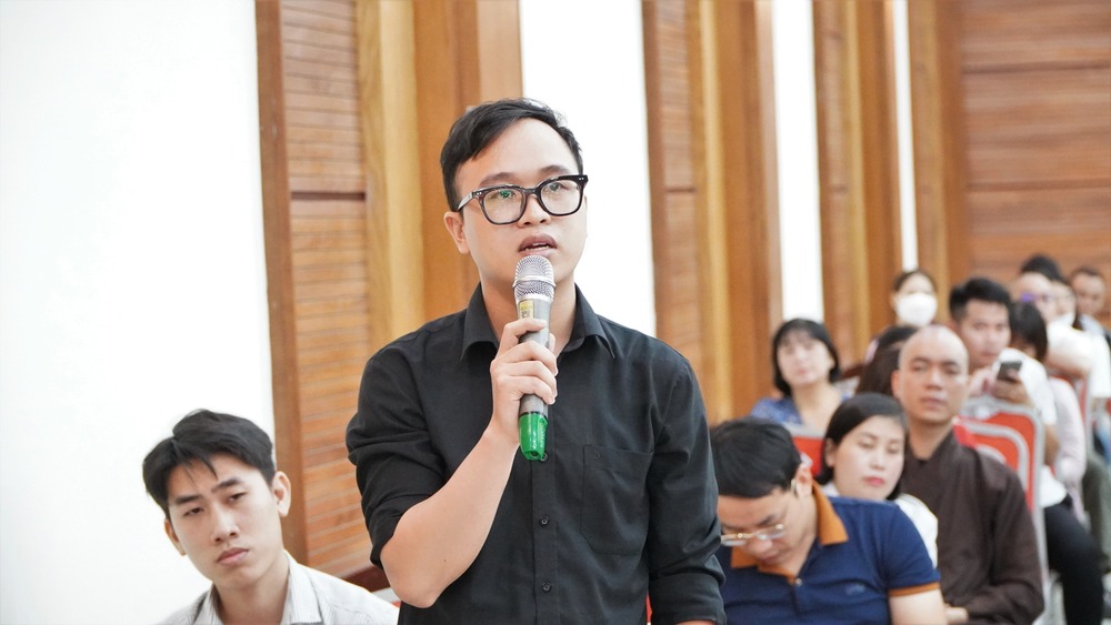 Học viên chia sẻ, hỏi đáp về chương trình học tại trường