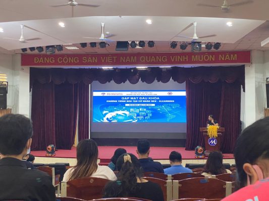 lễ khai giảng đại học kinh tế quốc dân