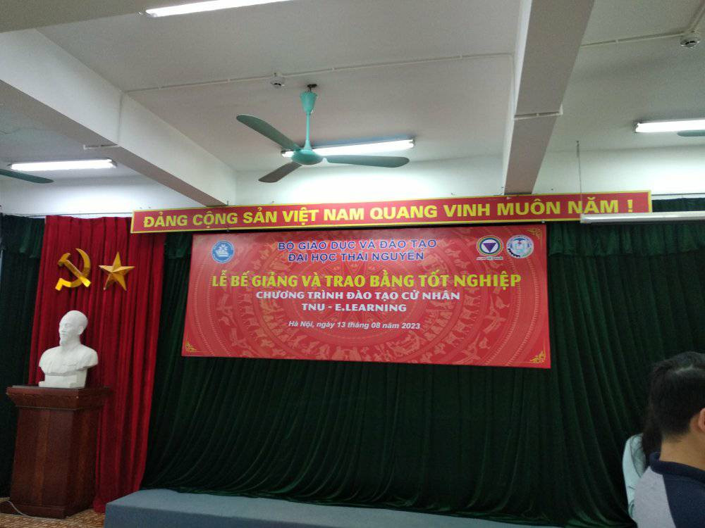 Buổi lễ bế giảng diễn ra thành công tại Hà Nội