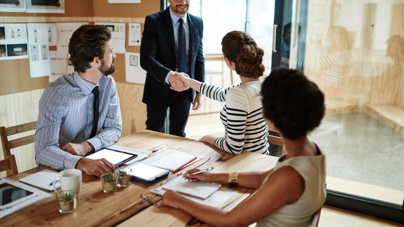 Tăng cường chăm sóc – xây dựng quan hệ khách hàng