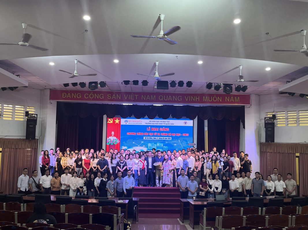 Lễ khai giảng chương trình đào tạo từ xa - Trường Đại Học Kinh Tế Quốc Dân khu vực Hồ Chí Minh