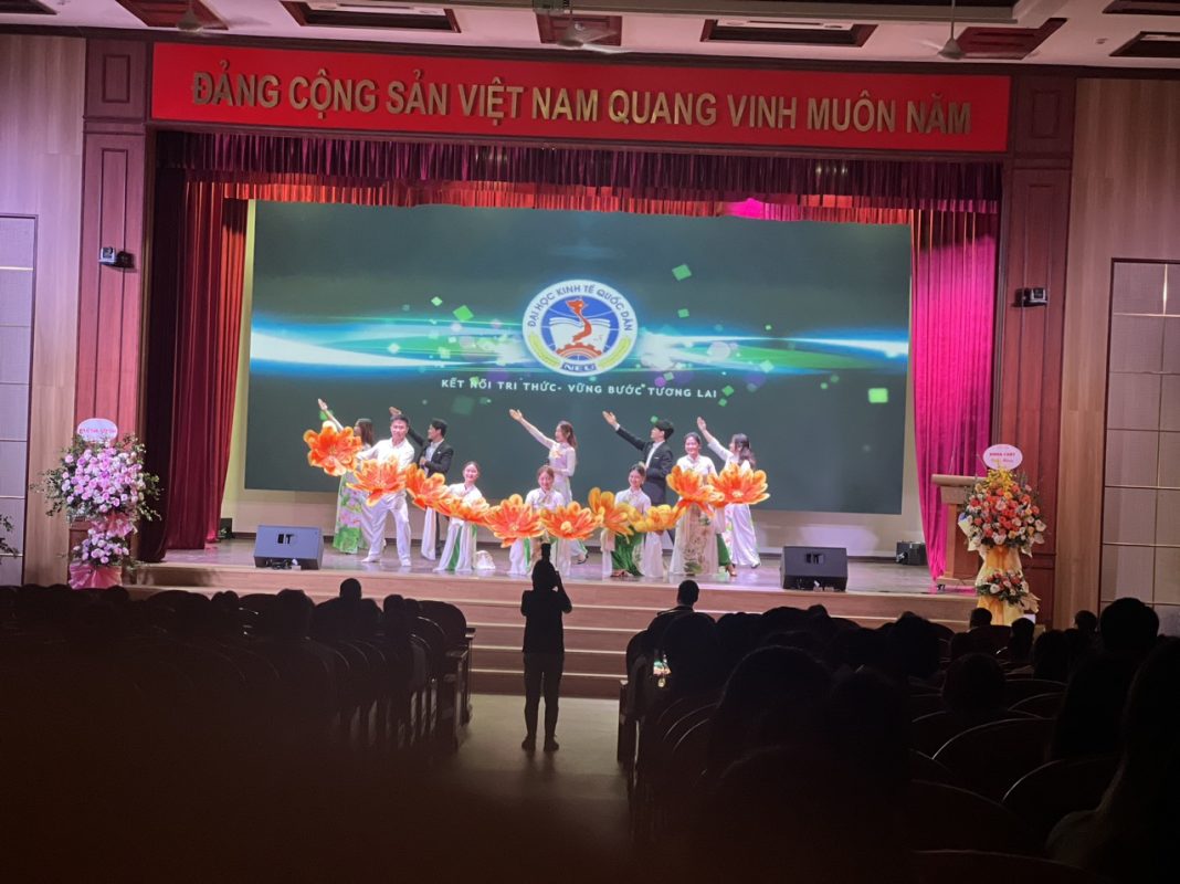 tiết mục văn nghệ đặc sắc 