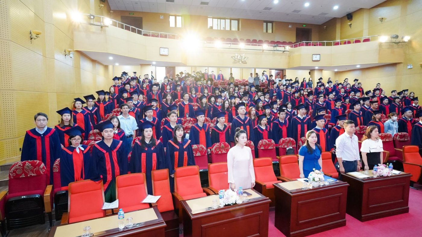 Toàn cảnh tại buổi lễ bế giảng Đại Học Thái Nguyên - Chương trình đào tạo hệ từ xa