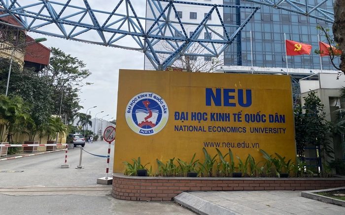 Thay đổi học phí chương trình đại học từ xa ENEU