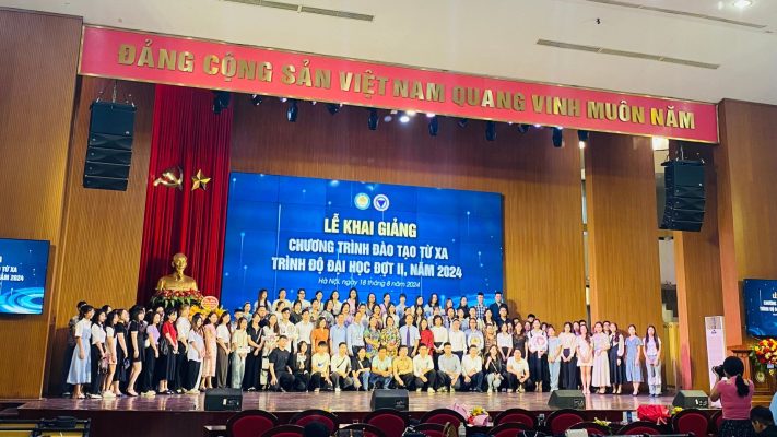 Lễ khai giảng Học Viện Tài Chính
