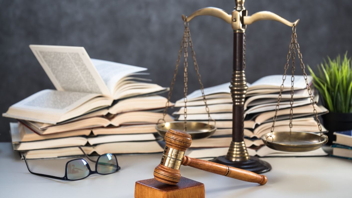 Những tố chất và kỹ năng cần thiết khi theo học Luật kinh tế