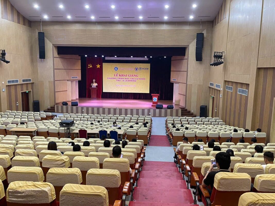 Không khí trước buổi lễ khai giảng