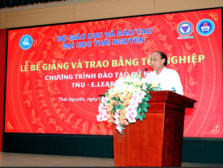 Lãnh đạo trường phát biểu