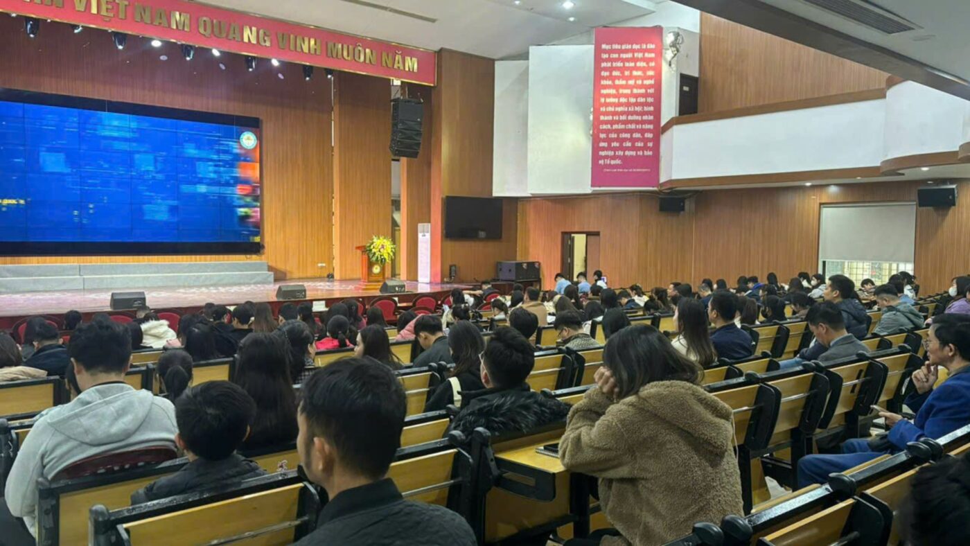 Không khí vui tươi trước lễ khai giảng