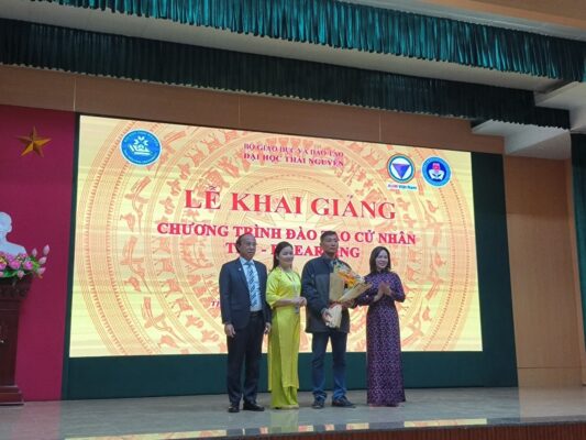 Lễ tốt nghiệp hệ đào tạo từ xa Đại Học Thái Nguyên