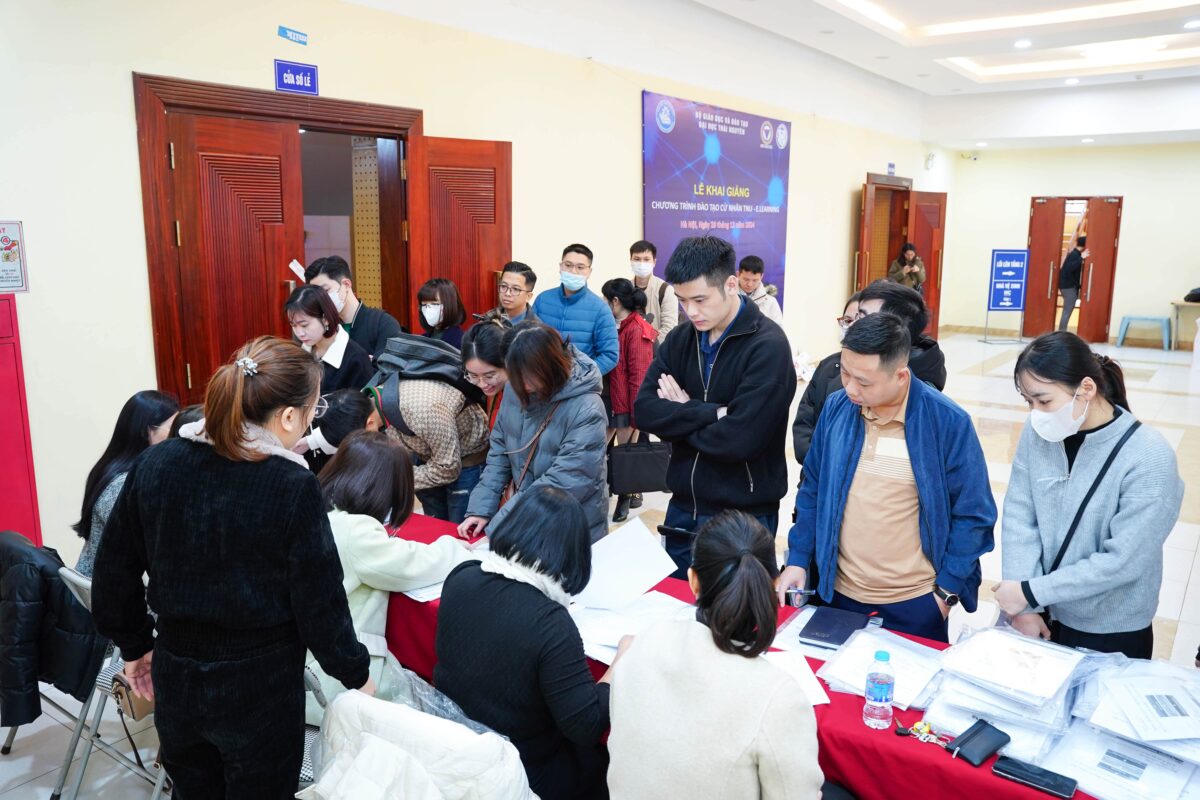 Bầu không khí trước lễ khai giảng