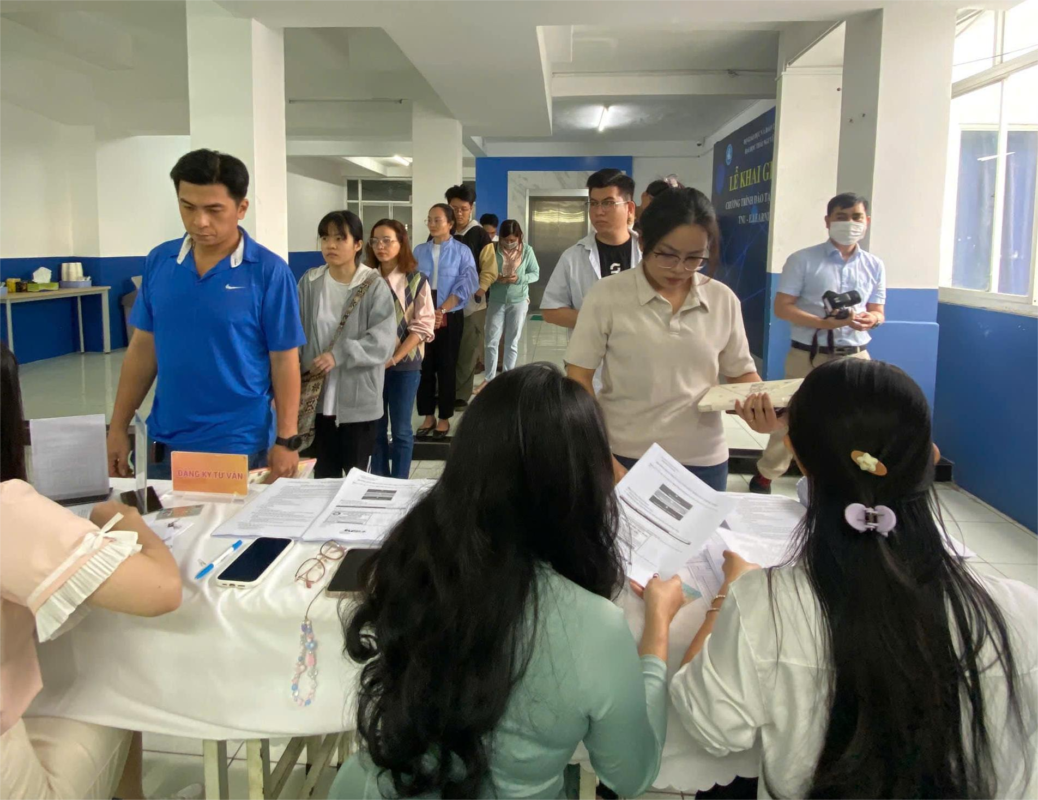 Không khí trước buổi lễ khai giảng