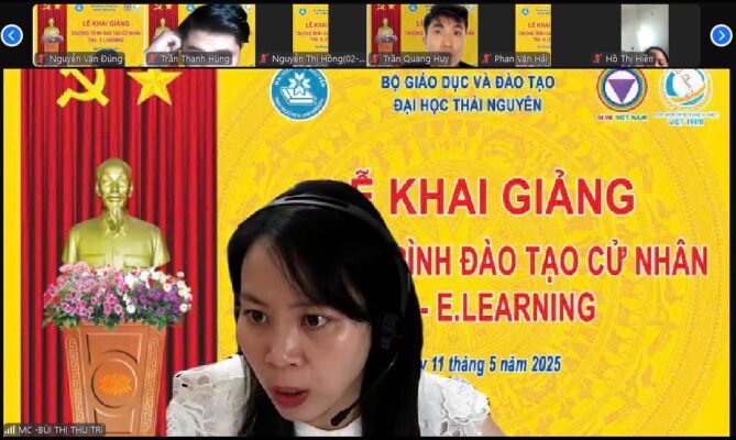 MC giới thiệu ban lãnh đạo tham dự buổi lễ