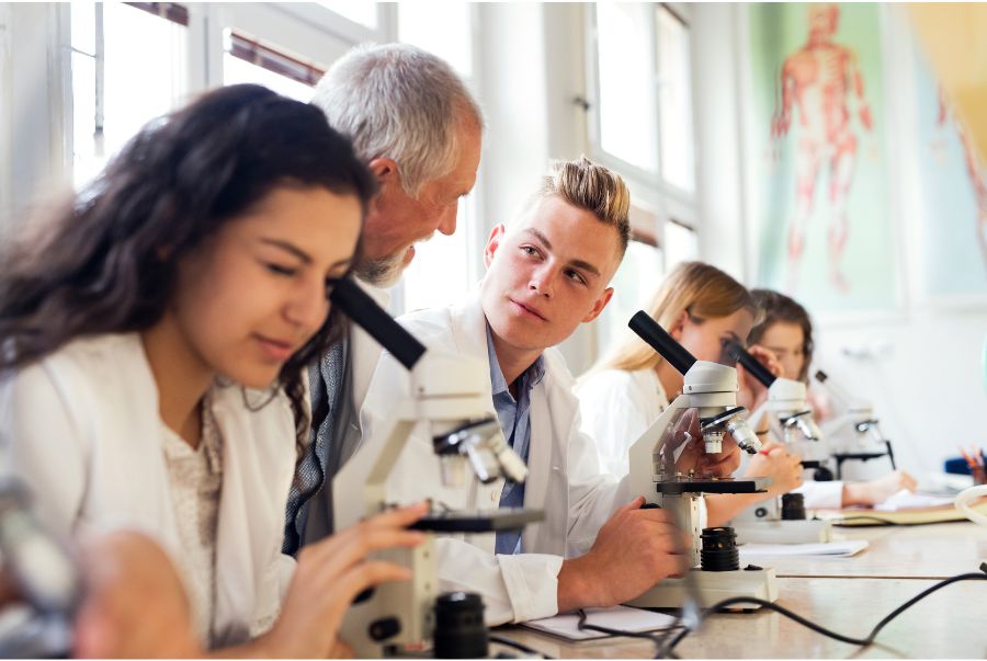 Ngành Sư phạm Sinh học